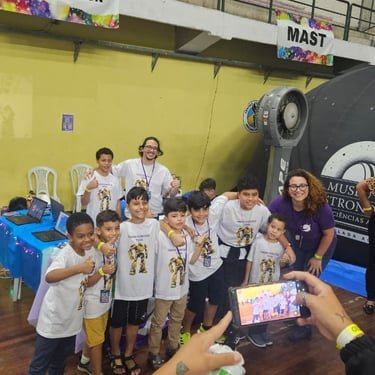 Aula de tecnologia e inovação para jovens em Campo Grande